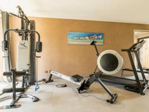 Maisons de vacances Longere moderne avec spa, billard, babyfoot, salle de sport, hammam, et Wi-Fi - FR-1-306-1288 : photos des chambres
