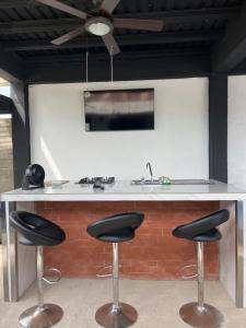 Apartamento y piscina privado a 5 minutos del aeropuerto RVM