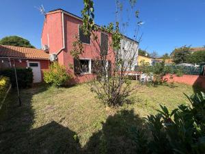 Maisons de vacances Maison 6P a Saint Nazaire en Roussillon, entre Canet plage et Saint Cyprien : Maison de Vacances 3 Chambres 