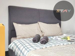 Almas Suites Couple Escape Netflix 100mbps BySTAY