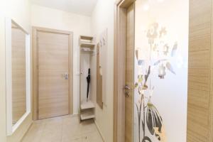 Riverside 2-Bedroom Apartment