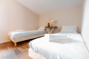 Villas Le mas du roulier, villa provencale chic, 320m2 au calme avec vue 180 sur puy de Dome : photos des chambres