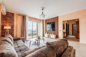 Old Town 2BR with Sea View