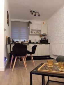 Black Diamond Lux - deluxe riverside apartment