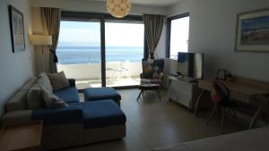 Endless Blue - Rafina Seaview Apartment