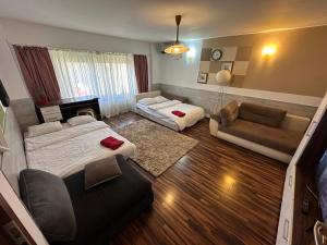 NEW Green Apartment 64 with private parking