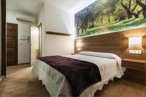 Double Room with Private Bathroom room in Hostal Arriola