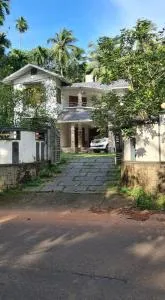 3 BHK HOUSE with nice facilities,Gate&Fence - Mukkam