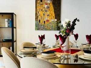 AyCatcherHomes - Luna I Old Town I 3BR I 7 Guests