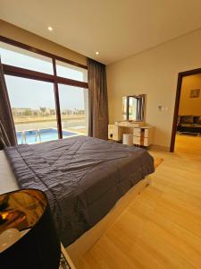 Luxury Villa with Private Pool and Lagoon view