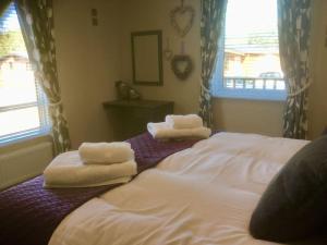 Luxury Orchid Lodge with private Hot Tub