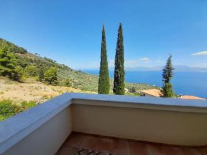 Luxury villa with stunning seaviews and pool