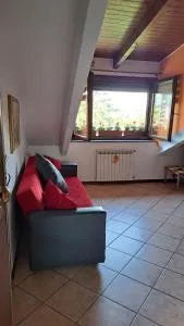 CASA PAOLA - Stazione 400 Mt - free Wifi - Lesmo