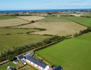 Adorable 1 bedroom Country Cottage