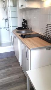 Studette moderne, cosy et équipée en plein cœur de Versailles!