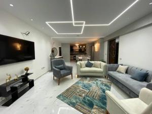 Luxury 3 bedrooms 2 bathrooms