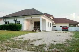 Kundang Villa @ Tasik Biru - 3 Bedrooms Bungalow - Kampong Sungei Plong
