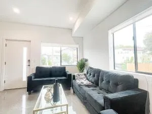 Spacious 4 BR House in K Town - CL1 - BEV - 比弗利山庄