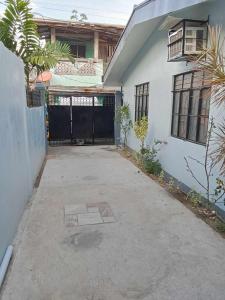 HOST HOMES VILLA DOLINA Guest House