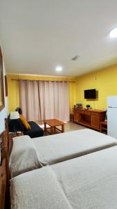 Encantador Estudio con Terraza Privada y Espectaculares Vistas al Mar en Costa del Silencio, Cerca de Los Cristianos