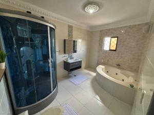 Casa familiar con piscina y cerca de la playa