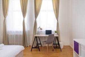 Bright 3-Bedroom Apartment with Free Parking - Barona Street