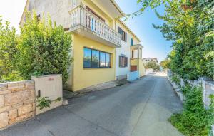 Cozy Apartment In Bibinje With Wifi