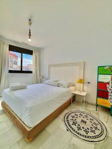 Appartement lumineux front de mer avec piscine