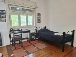 Habitación grande y luminosa cerca del subte linea B - General José de San Martín