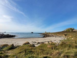 Villas Jolie Maison avec piscine interieure a 5 minutes des plages : photos des chambres