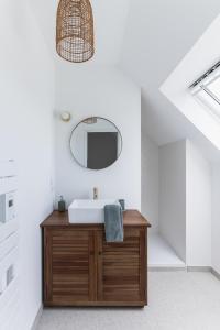 Villas Jolie Maison avec piscine interieure a 5 minutes des plages : photos des chambres