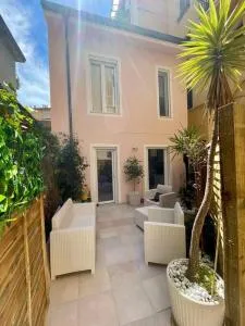Charming little house with patio close to Monaco - Вентімілья