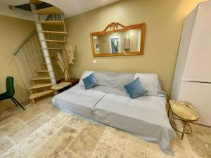 Charming little house with patio close to Monaco