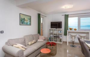 2 Bedroom Awesome Apartment In Kostrena 