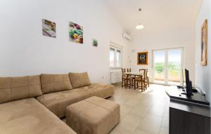 1 Bedroom Cozy Apartment In Krusevo 