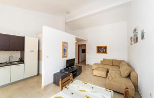 1 Bedroom Cozy Apartment In Krusevo