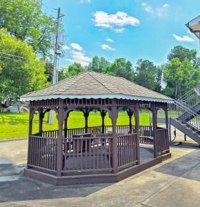 Meriwether Country Inn