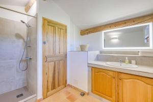 4 stars farmhouse, heated pool, view, 10 people