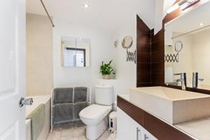 Designer 1 bed Loft Apartment, SW16