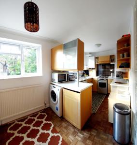 Oriental, 2 Double Bedroom Flat, Royal Greenwich, SE London