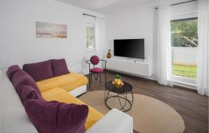 3 Bedroom Gorgeous Home In Jural 