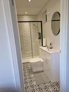 Deluxe Cabin wrapped by nature