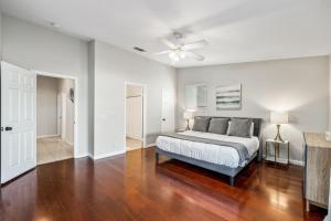 Beautiful 4BR Retreat Pool & Gameroom