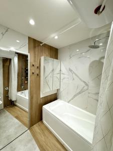 Central Apartment with Amazing Views