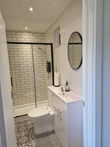 Deluxe Cabin wrapped by nature