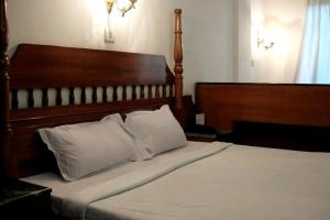 Divine AC studio in Ananda Krishna Van, 2 mins from ISKCON