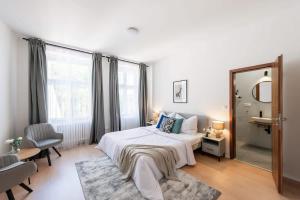 Well-located Luxury 3BR Oasis in Central Prague - 3hvězdičkové hotely ve městě Praha