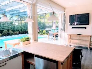 Classic Arcades Heated Pool Home by Beach & Dining - Bonita Springs