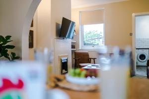 Oxford House by YourStays - Cosy Home in the Suburb of May Bank