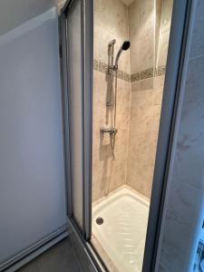 Maisons de vacances La Faisanderie a 5 min du Chateau de Chambord avec Grand Parc et Piscine : photos des chambres